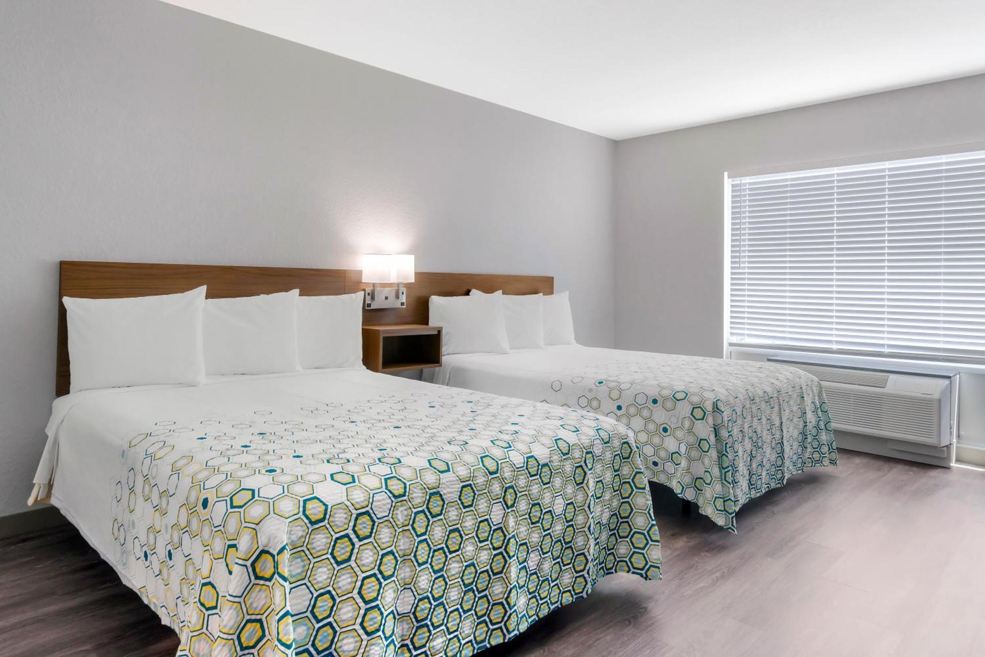 Hometowne Studios By Red Roof Tampa - Airport West Chase Extérieur photo