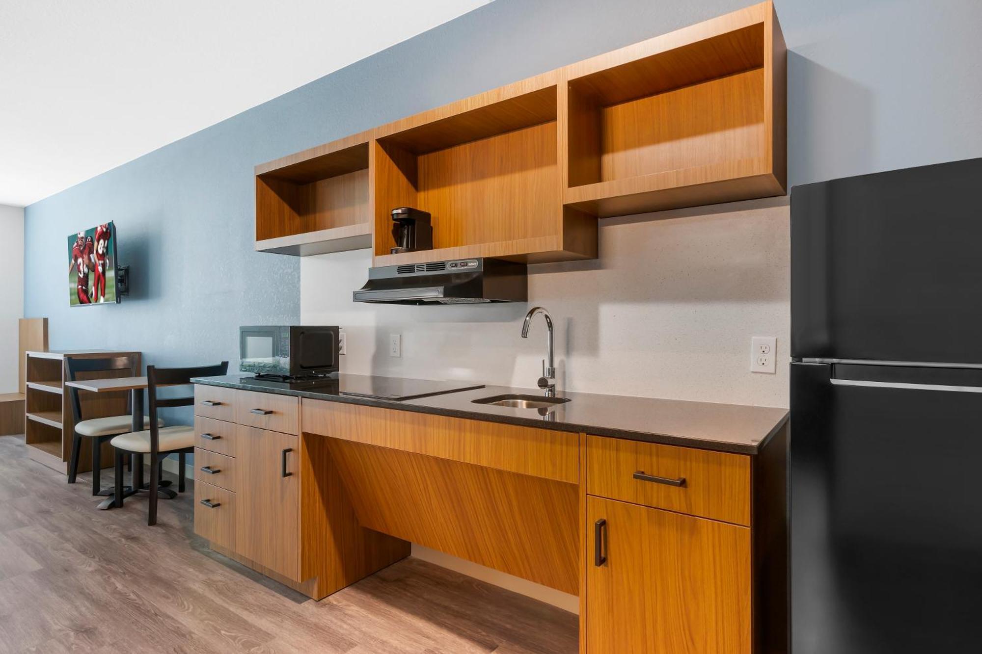 Hometowne Studios By Red Roof Tampa - Airport West Chase Extérieur photo