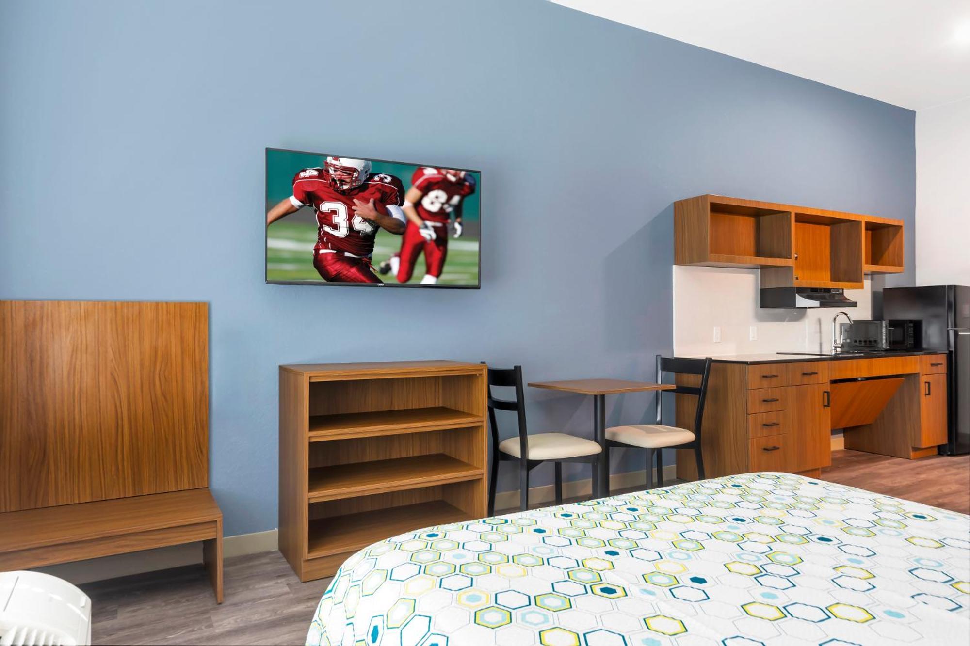 Hometowne Studios By Red Roof Tampa - Airport West Chase Extérieur photo