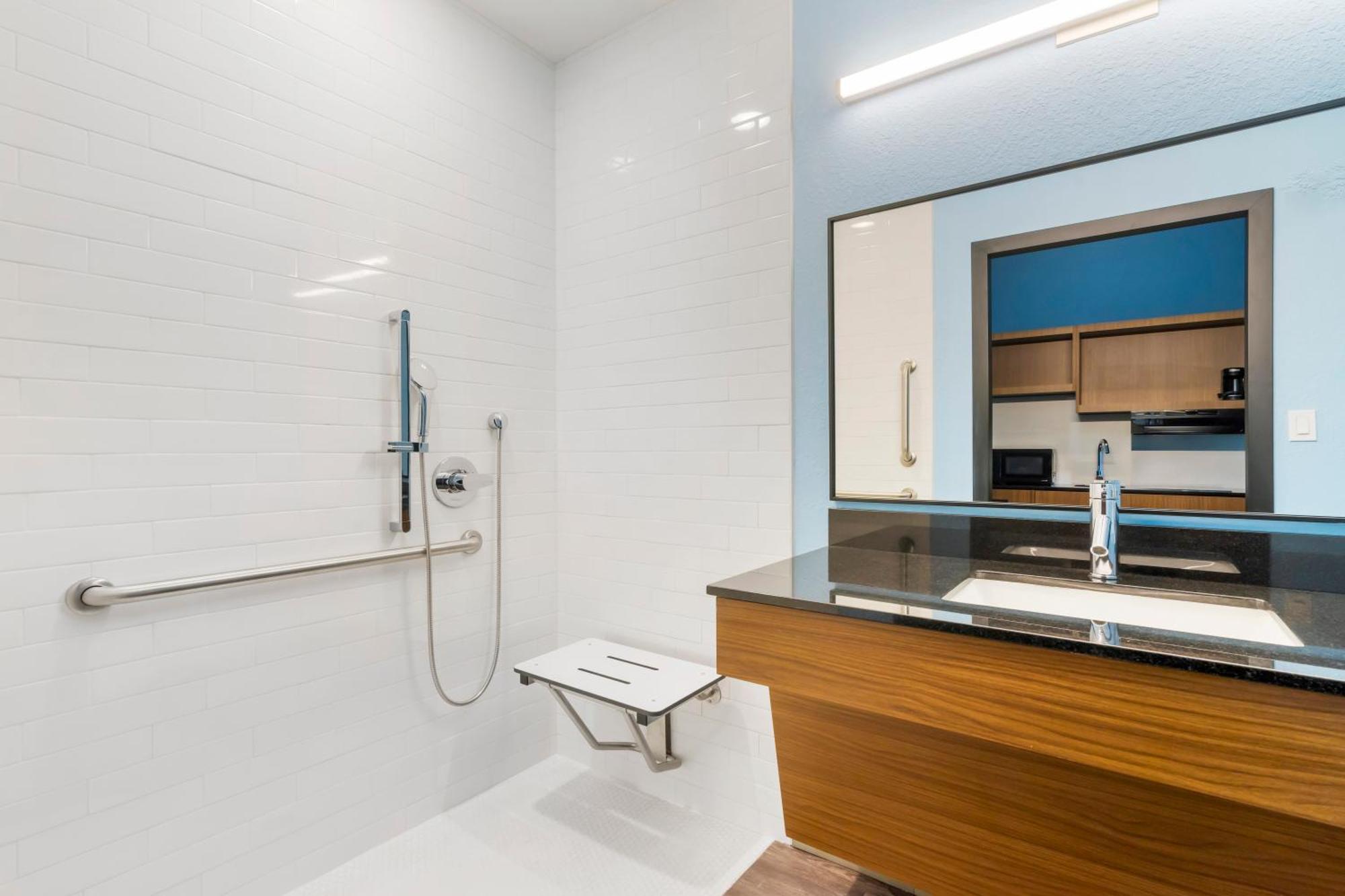 Hometowne Studios By Red Roof Tampa - Airport West Chase Extérieur photo