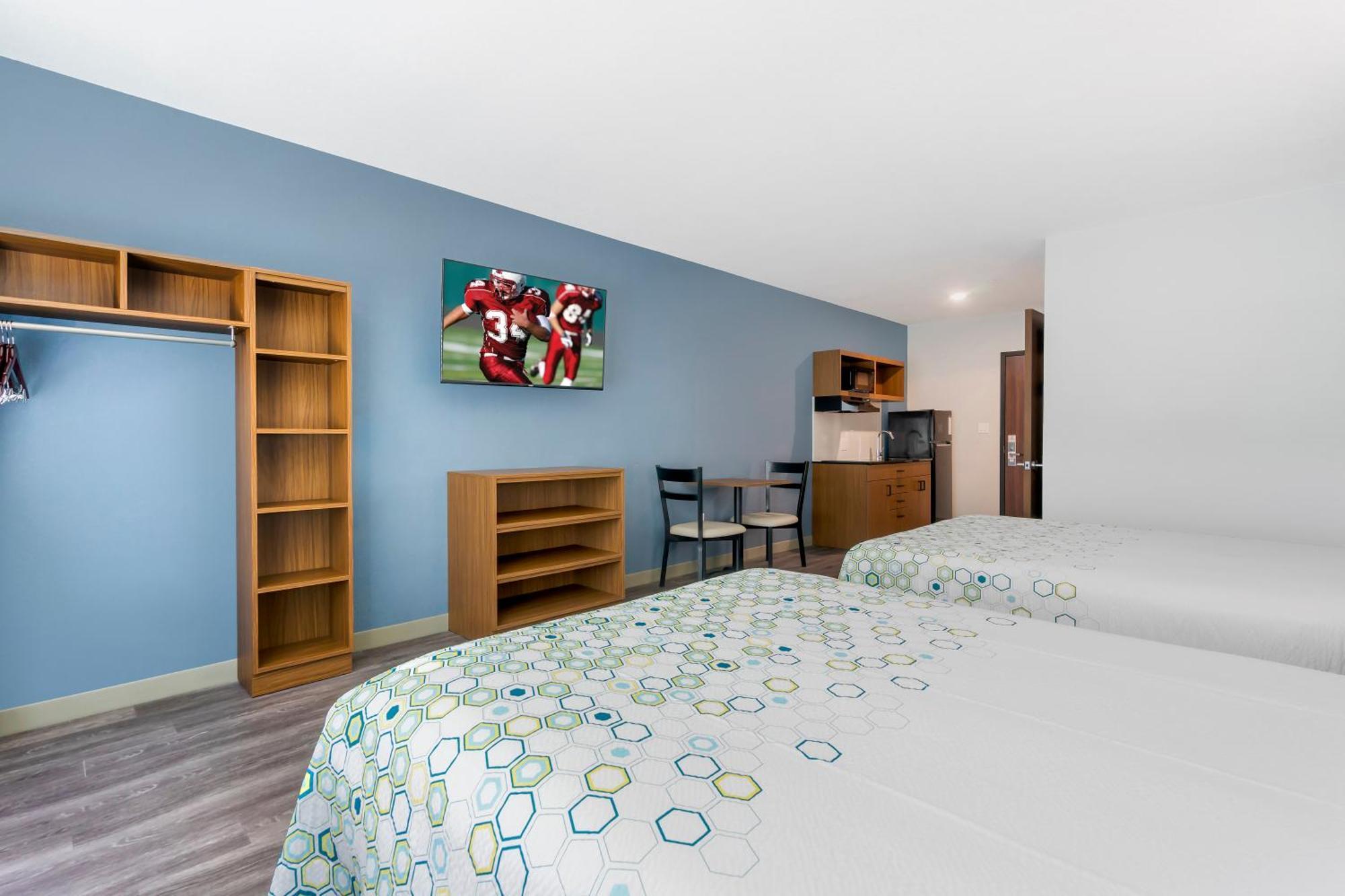 Hometowne Studios By Red Roof Tampa - Airport West Chase Extérieur photo