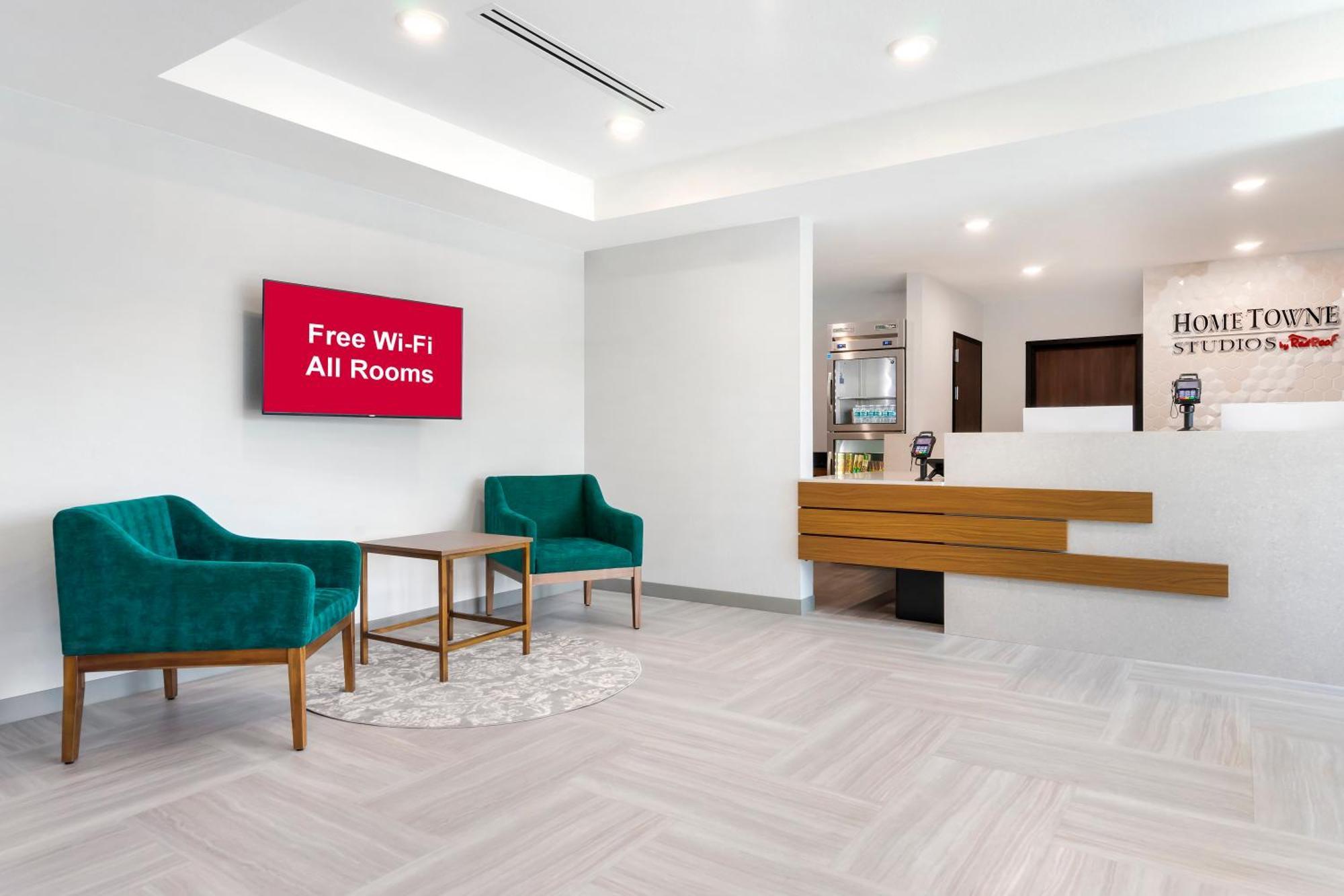 Hometowne Studios By Red Roof Tampa - Airport West Chase Extérieur photo