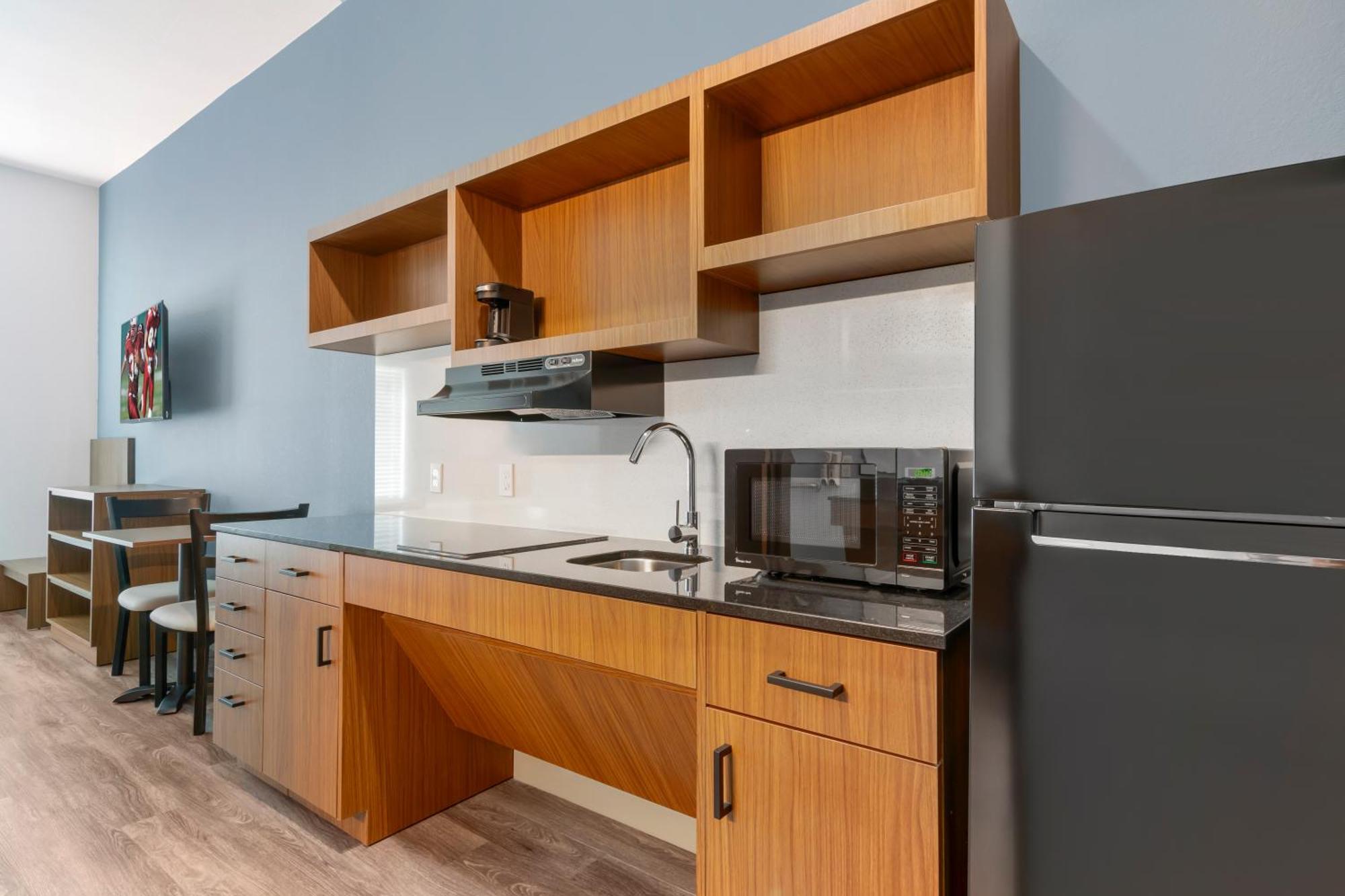 Hometowne Studios By Red Roof Tampa - Airport West Chase Extérieur photo